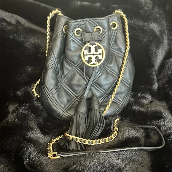 Tory Burch | Bags | Tory Burch Black Quilted Leather Bucket  display picture 2